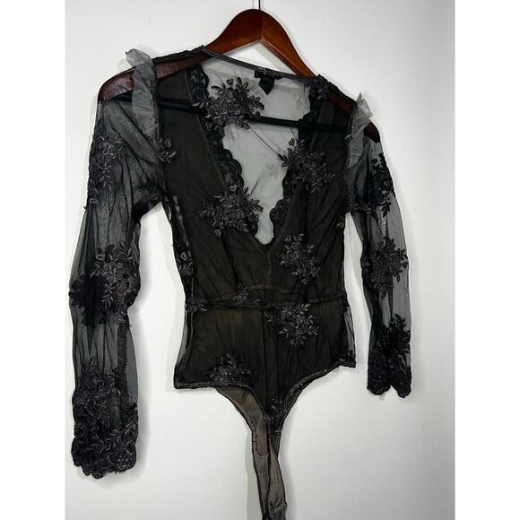 For Love & Lemons Amber Scallop Edge Bodysuit Flesh Black Floral Appliqué Sz. S - Picture 7 of 9